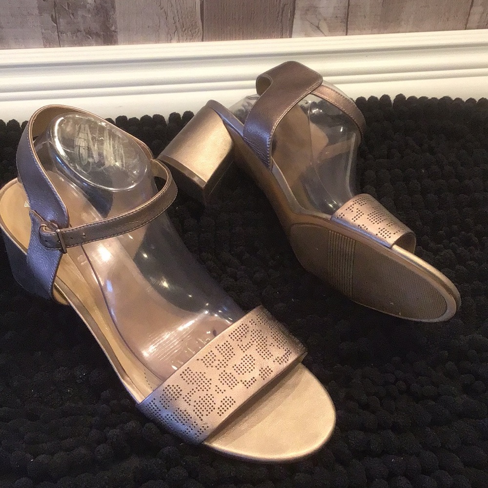 Naturalizer Caitlyn bronze metallic block heel sandals